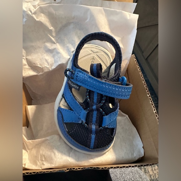 2 pairs of Columbia sandals-baby size 5 - Picture 3 of 3